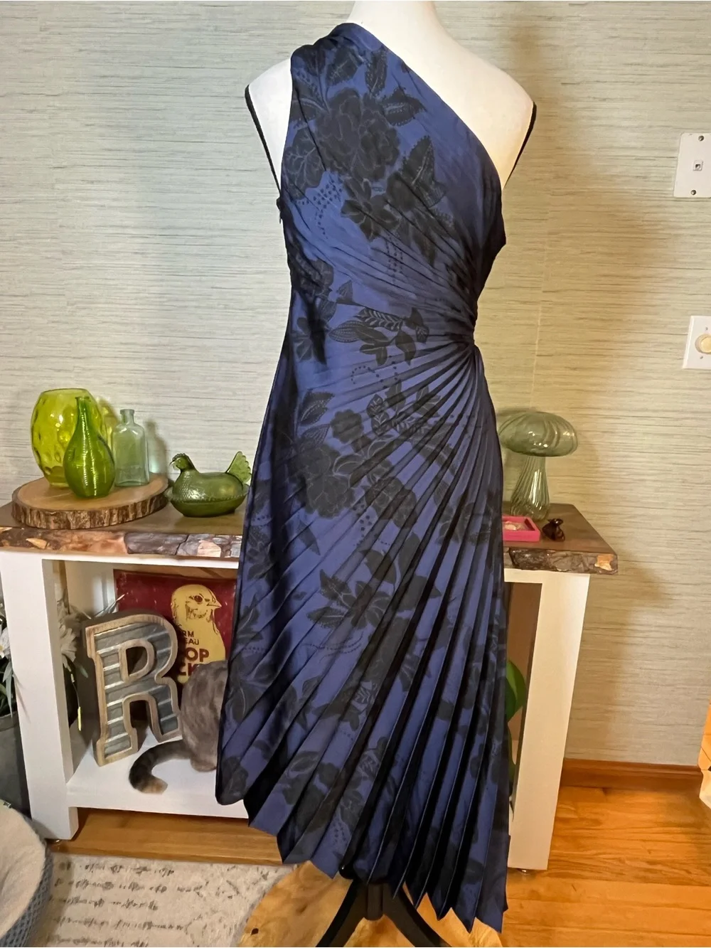 Nicole Miller One Shoulder Pleated Floral Midi Dress Blue Black Size 4 NWT - Picture 6 of 8